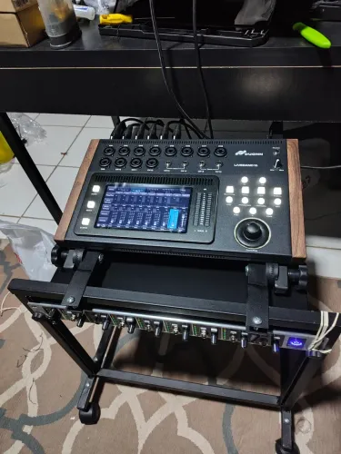 Mesa de som digital LIVE BAND 16