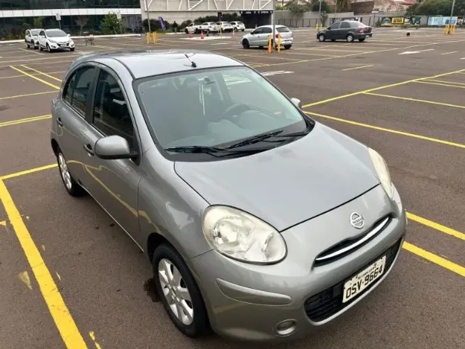 Nissan March SV 1.6 16V Flex Fuel 2013
