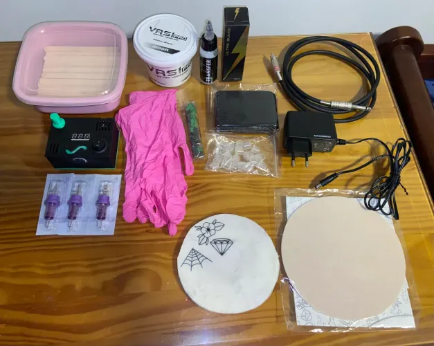 Kit de tatuagem