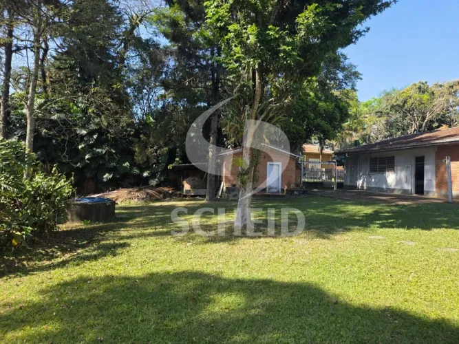 Casa com terreno amplo Alto da Boa Vista 3700mt