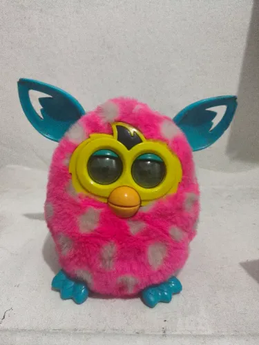 Furby Boom rosa com bolinhas brancas Hasbro ano 2013 para restauro