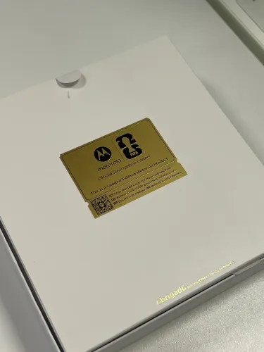 Smartphone motorola edge 70 fusion edição FIFA limitada em ouro 24k