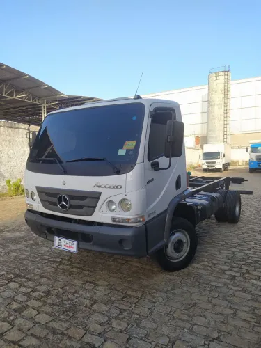 MB Accelo 815 2022 Chassi 
