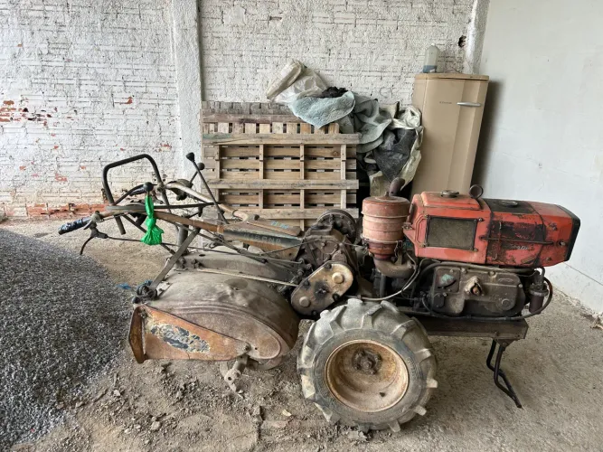 Vendo TOBATTA 16 HP E BOMBA DE ÁGUA