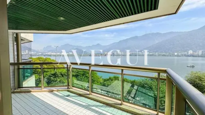 Charmoso apartamento com vista para os melhores cartões portais do Rio!