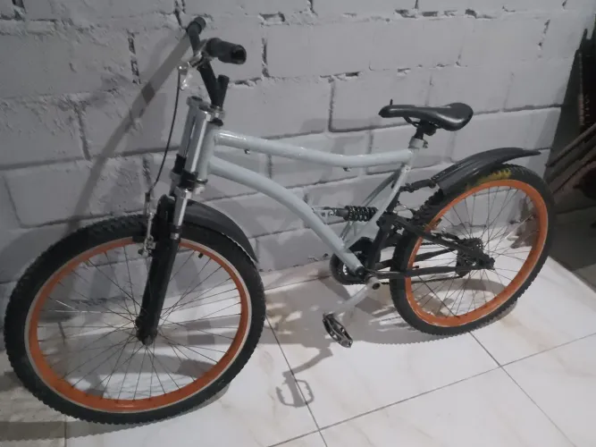 Vendo bicicleta quandro de mola