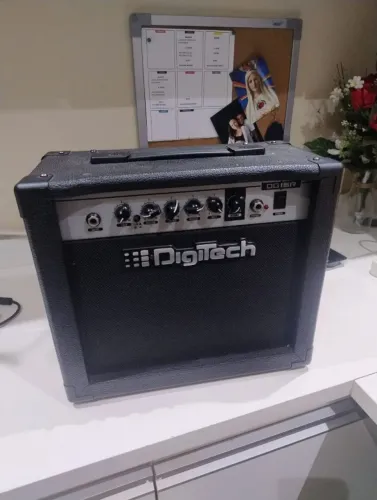 vendo ou troco Amplificador DigiTech RP Series DG15 para guitarra de 15W