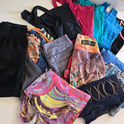 16 roupas de academia