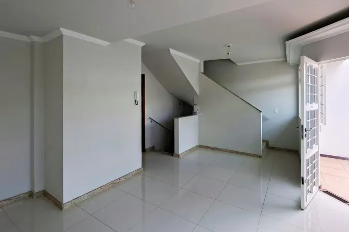Casa à Venda - Pompéia, 3 Quartos, 168 m2