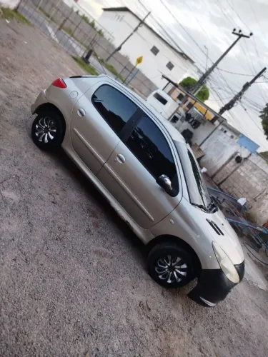 Peugeot 207 XR 1.4 Flex 8V 5P 2012