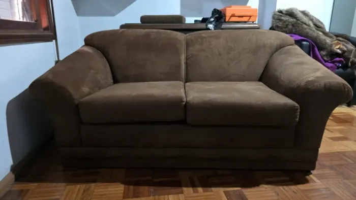 Sofá 2/3 Lugares em Suede Marrom (170x104 cm) - Muito Confortável e Aconchegante