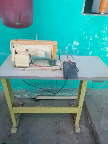 Máquina de costura único dono