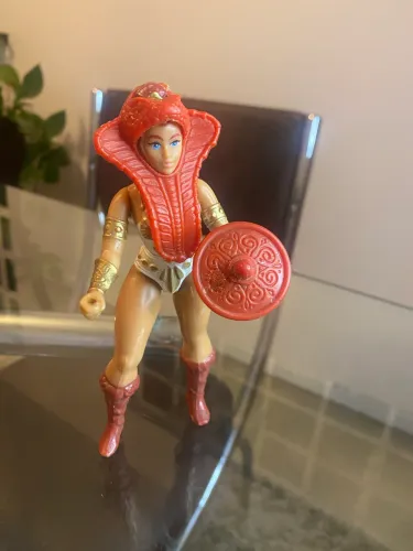 Boneca TEELA HE MAN COM ACESSÓRIOS