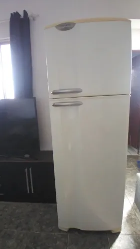 Vende-se geladeira frost free DF36
