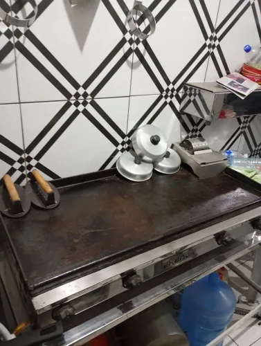 Promoção de Chapa de hambúrguer  de 100 x 50cm de 5mm de espessura e 20 de altura