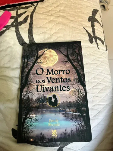 O morro dos Ventos Uivantes livro
