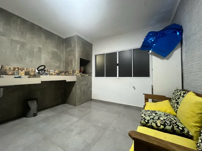 Sobrado com 3 casas por R$ 650.000,00