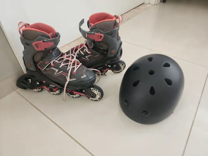 Patins Infantil Ajustável + Capacete - Decathlon (Oxelo)