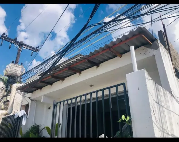 Alugo Casa Térrea muito espaçosa - localizada na Pedreira