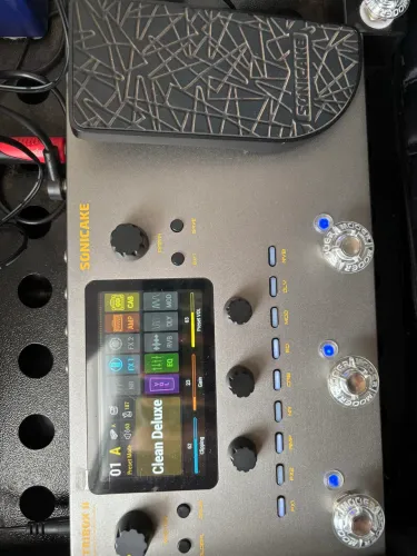 Pedaleira Matribox 2- com caixa original