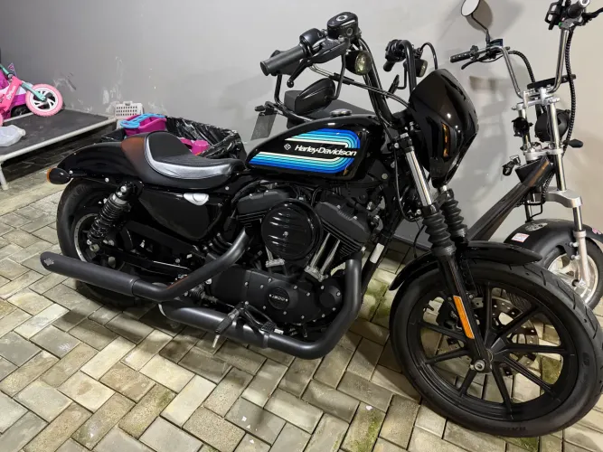 Harley-Davidson 1200 em estado de nova