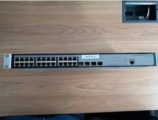 Switch Hpe Officeconnect 1920-24g Poe+ Jg924a 24 Portas Giga (Usado)