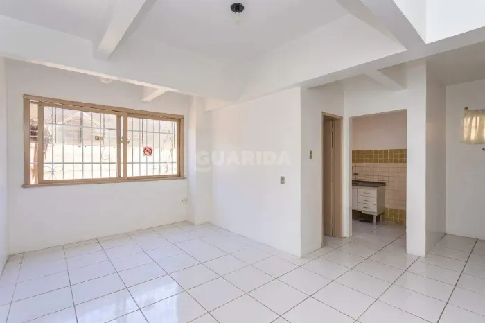 Apartamento em estilo JK no Bairro Menino Deus.