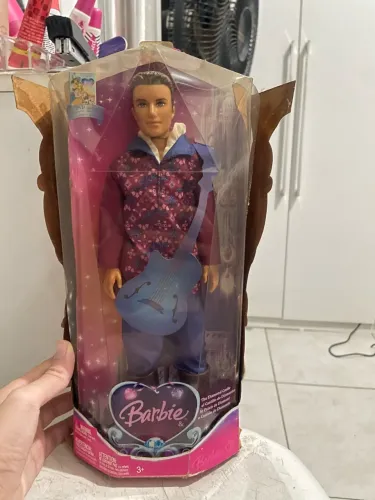 VENDO PRÍNCIPE DA BARBIE E CASTELO DE DIAMANTES