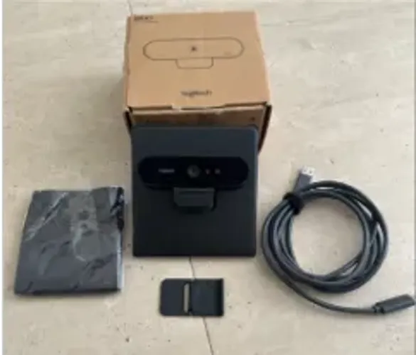Webcam Logitech Brio 4K Ultra HD com Cabo USB, Suporte e Caixa Original - Seminova