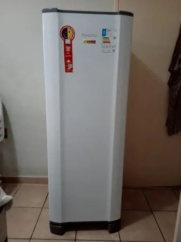 Geladeira Semi nova