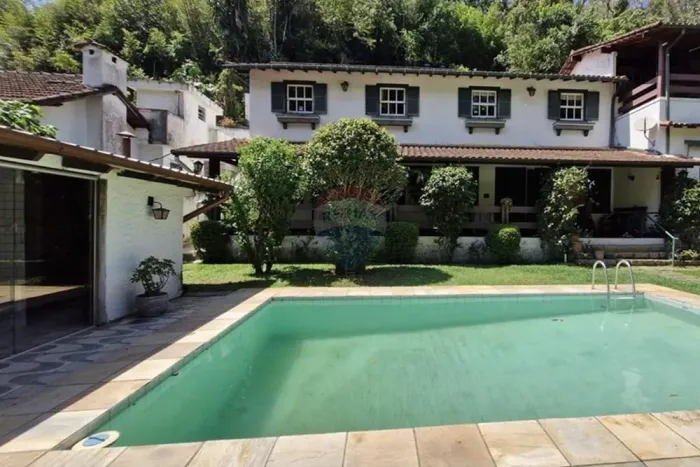 Venda Casa 4 quartos - Castelânea - Petrópolis RJ
