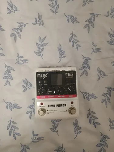 Pedal nux delay time force