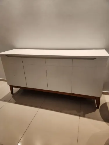 Buffet/aparador  para sala com 4 portas