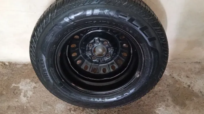 Estepe novo Pirelli uno Aro 13