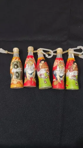 Kit com 5 Garrafinhas Decorativas Coca-Cola - Colecionáveis e Nostálgicas