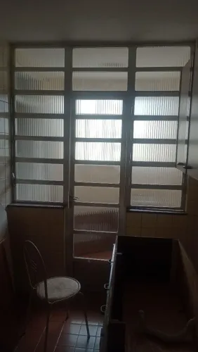 Fechamento e porta de alumínio