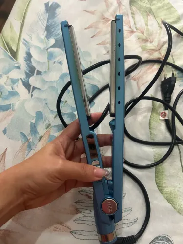 Prancha titanium profissional 