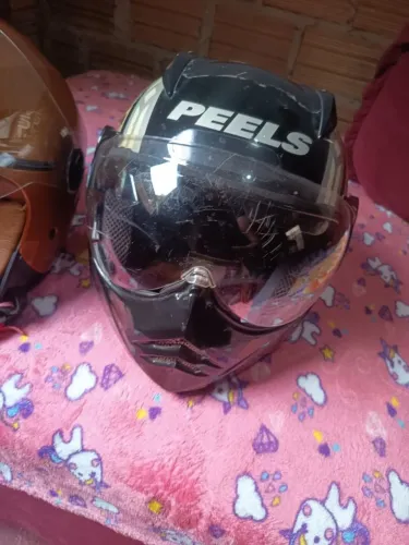 VENDO CAPACETE PEELS