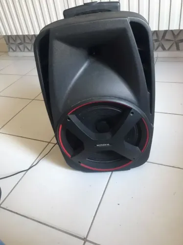 Caixa de som,semi-nova