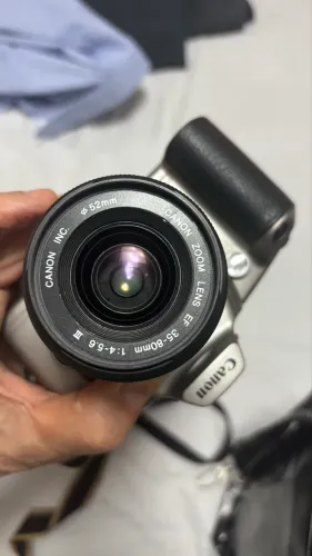 MÁQUINA FOTOGRÁFICA CANON EOS 3000