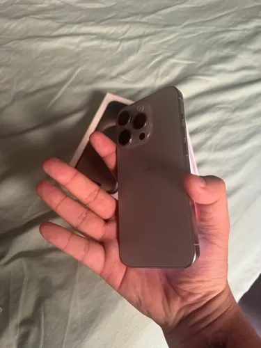 Iphone 15 pro SEM DETALHES (usado)