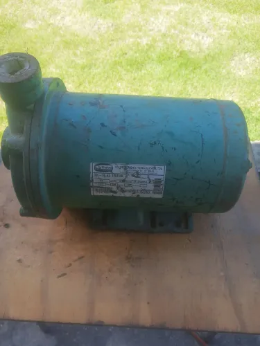 Bomba d'água marca Thebe,entrda1½'' saida 1' trifásico!