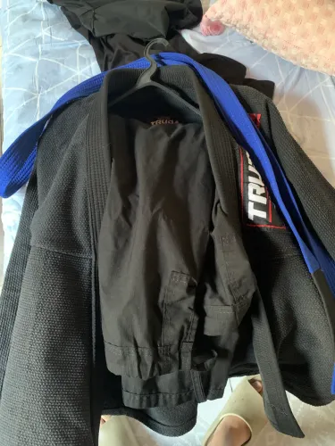 kimono truda semi novo