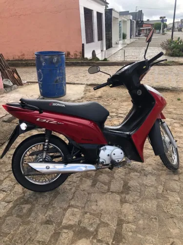 Biz 125 vermelha