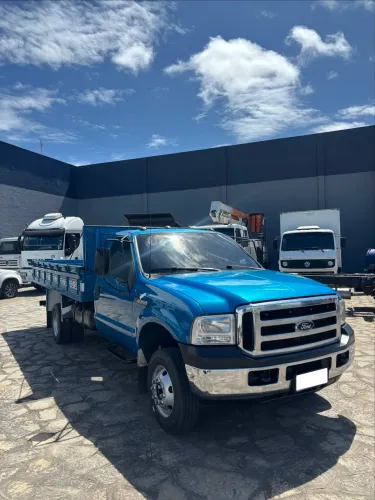 Ford F4000 com Carroceria - ano 2015 
