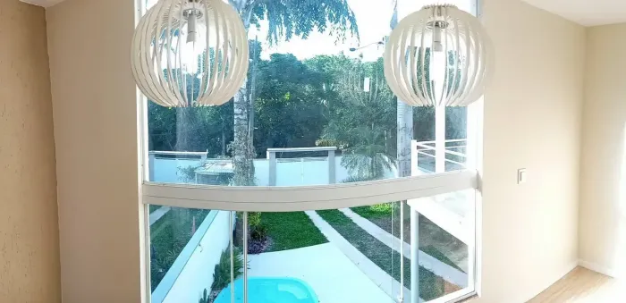 Casa para venda tem 136 metros quadrados com 3 quartos