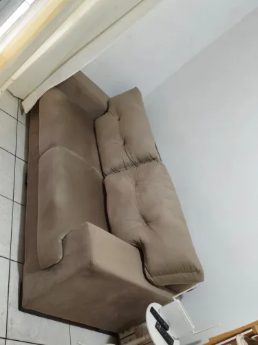 Sofá três lugares