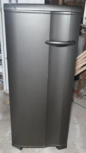 vendo freezer vertical Electrolux 