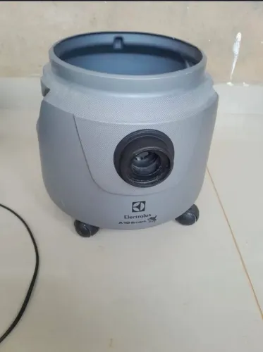 Aspirador de pó e água 