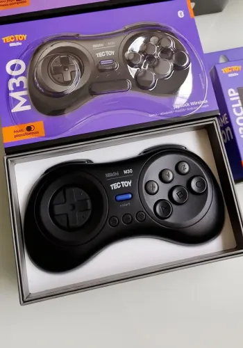 2 Controles 8BitDo M30 Bluetooth + Clip Celular (TecToy/Sega) 